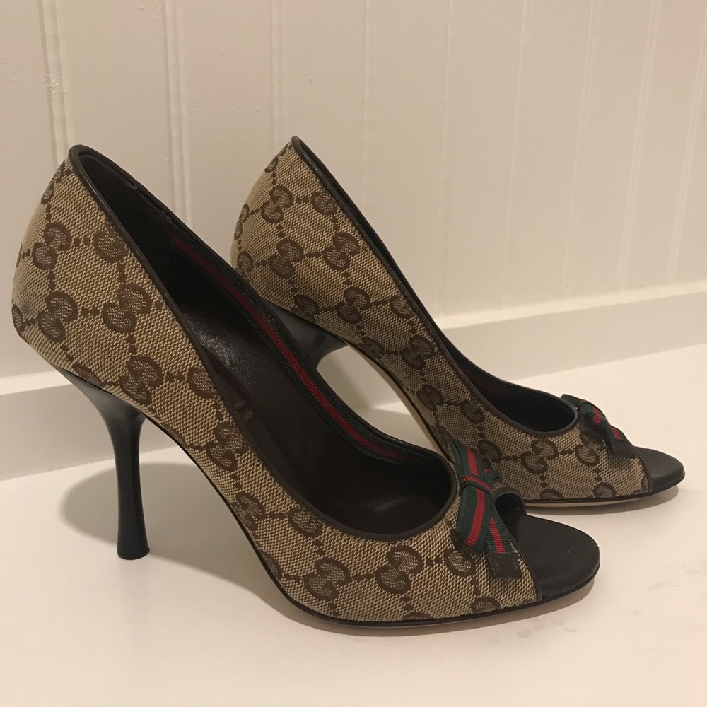 Beige Gucci heels